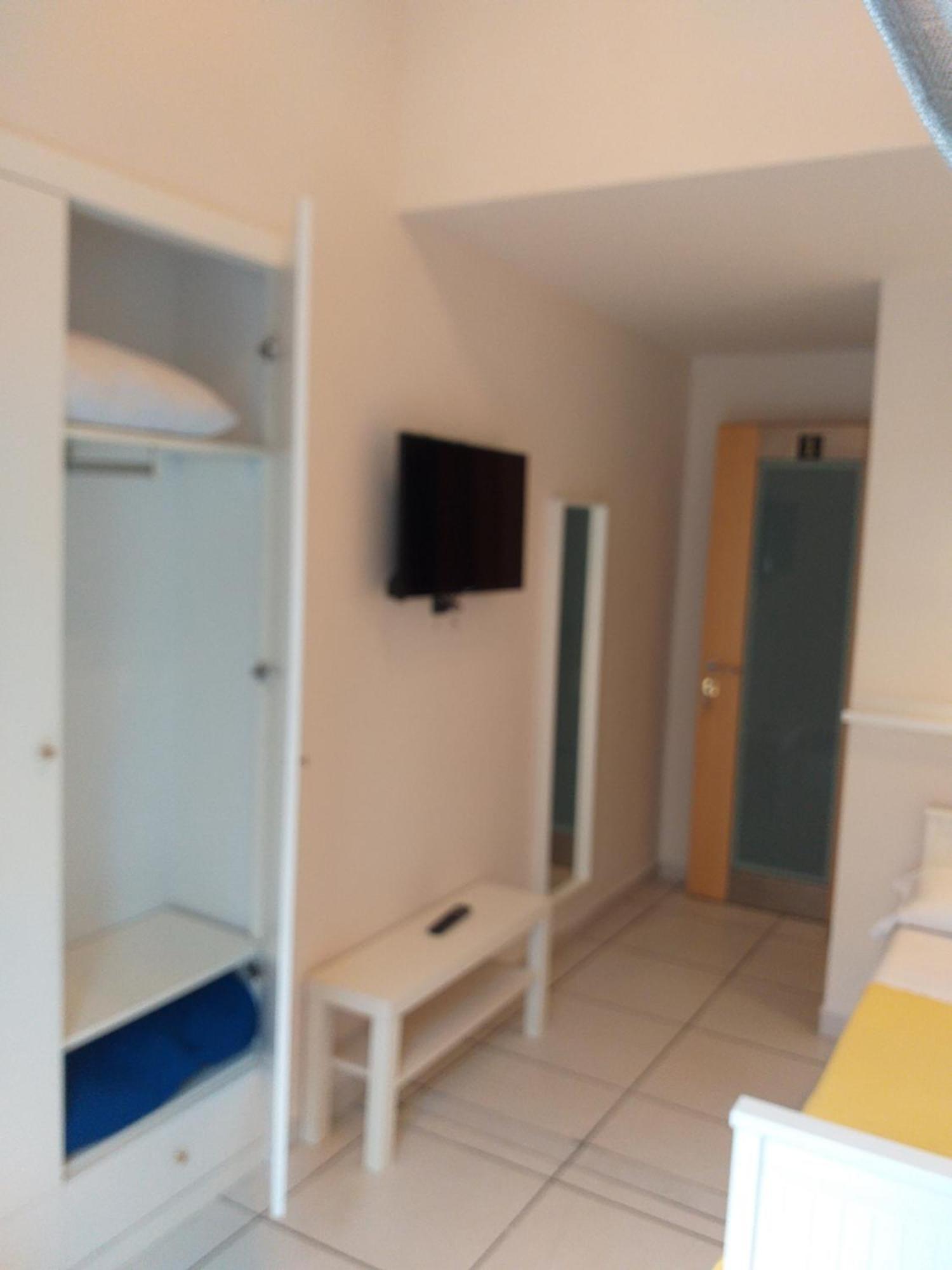 Beb Pantarei Bed & Breakfast Napoli Oda fotoğraf